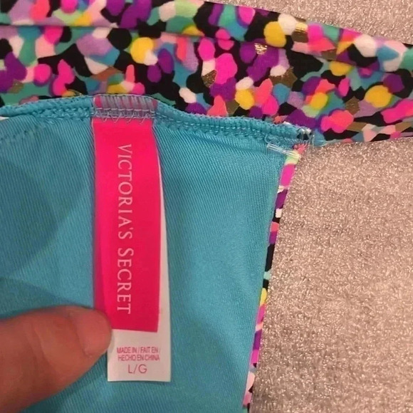 ❤️2/$30❤️[L]Victoria Secret Multi Colour Dots Halter Bikinis Top-  NWOT - Picture 4 of 6